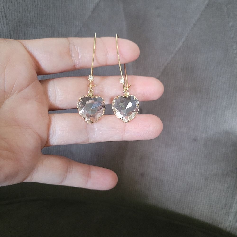 bella jack Crystal💎 Heart♥️ Drop Earrings - Picture 6 of 16